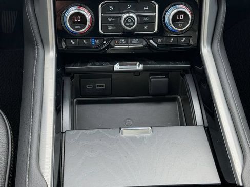 Used 2023 GMC Yukon XL Denali w/ Advanced Technology Package AWD/4WD image 22