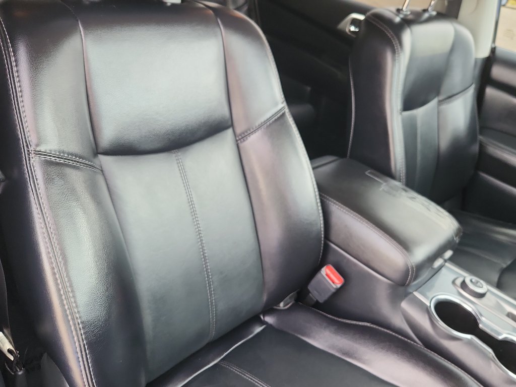 Used 2020 Nissan Pathfinder SL AWD/4WD image 16