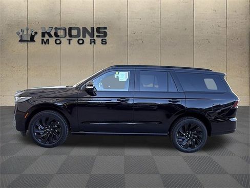 New 2025 Lincoln Navigator Reserve w/ Jet Appearance Package image 2