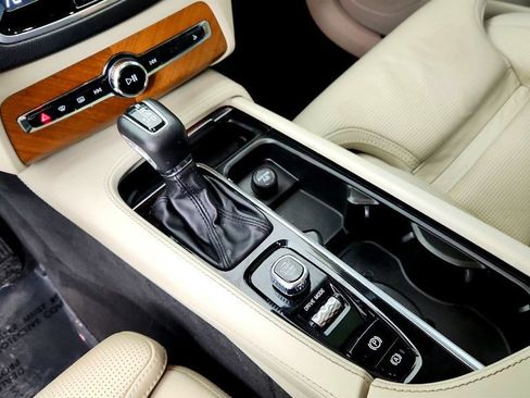 Used 2019 Volvo XC90 T6 Inscription w/ Advanced Package AWD/4WD image 16