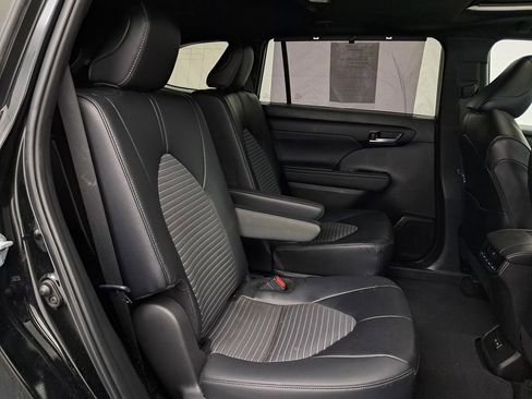 Used 2024 Toyota Highlander XSE image 33