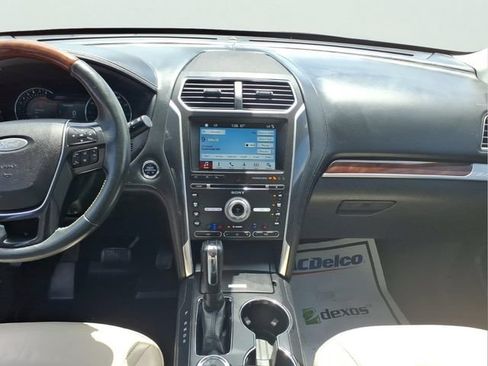 Used 2018 Ford Explorer Platinum AWD/4WD image 12
