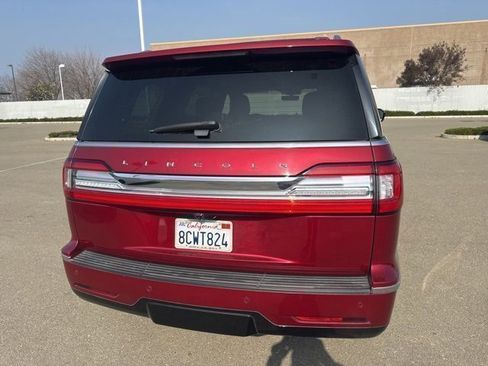 Used 2018 Lincoln Navigator Reserve w/ Technology Package image 9