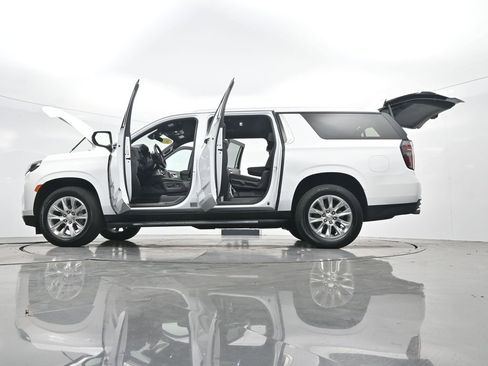 Used 2023 Chevrolet Suburban Premier image 46