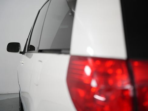 Used 2010 Toyota Sienna XLE Limited image 59