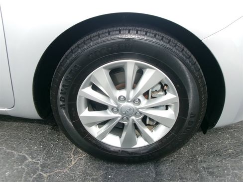 Used 2018 Kia Sedona L image 33