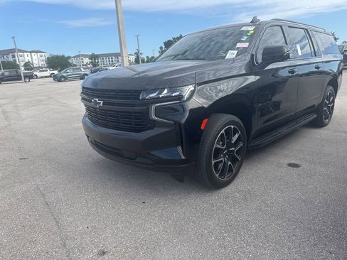 Used 2023 Chevrolet Suburban RST w/ Luxury Package AWD/4WD image 12