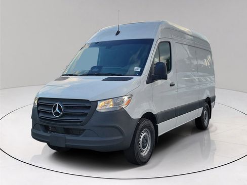 Used 2025 Mercedes-Benz Sprinter 2500 image 3