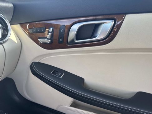 Used 2019 Mercedes-Benz SLC 300 image 15