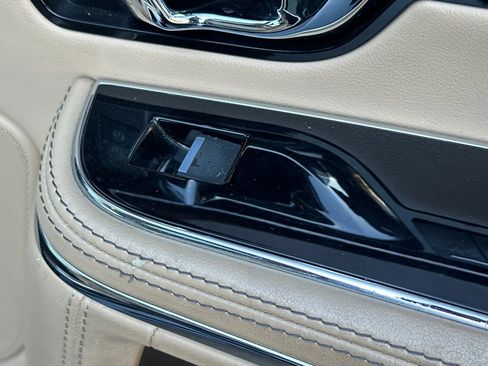 Used 2015 Jaguar XJ L Portfolio image 22