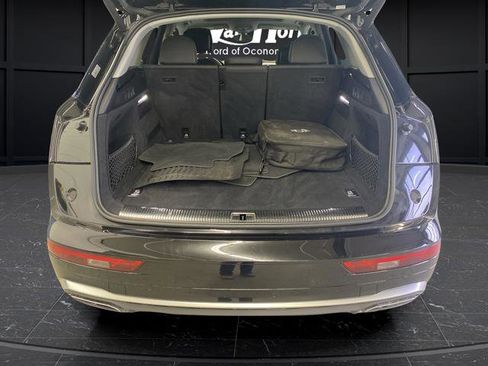 Used 2021 Audi Q5 e Premium w/ Convenience Package image 14