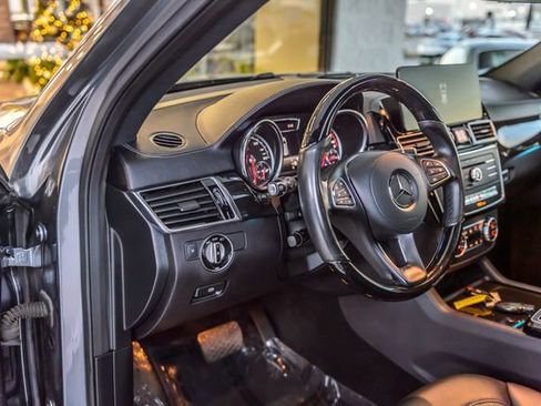 Used 2018 Mercedes-Benz GLS 450 4MATIC w/ Premium Package image 23