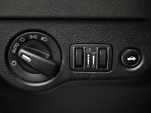 Used 2023 Dodge Charger SXT image 18