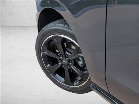 Used 2023 Ford Expedition Limited RWD image 10