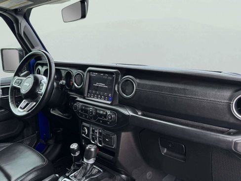 Used 2019 Jeep Wrangler Unlimited Sahara AWD/4WD image 59