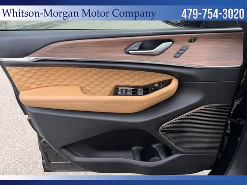 Used 2023 Jeep Grand Cherokee Summit w/ Advanced Protech Group IV AWD/4WD image 18
