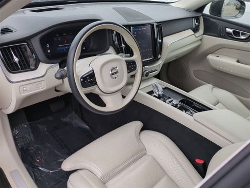 Used 2022 Volvo XC60 B5 Inscription w/ Advanced Package image 10