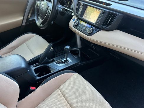 Used 2016 Toyota RAV4 XLE image 19