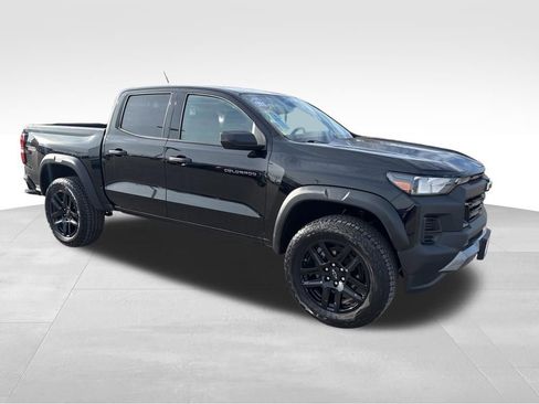 Used 2024 Chevrolet Colorado Trail Boss w/ Advanced Trailering Package AWD/4WD image 9