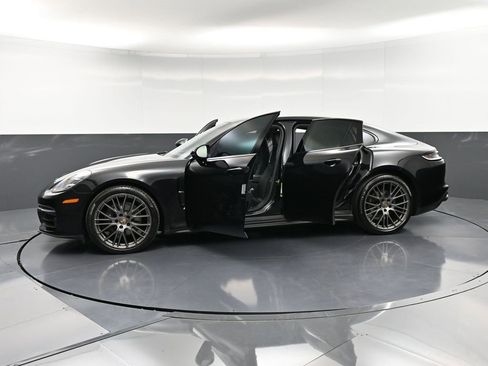 Certified 2022 Porsche Panamera Platinum Edition image 39