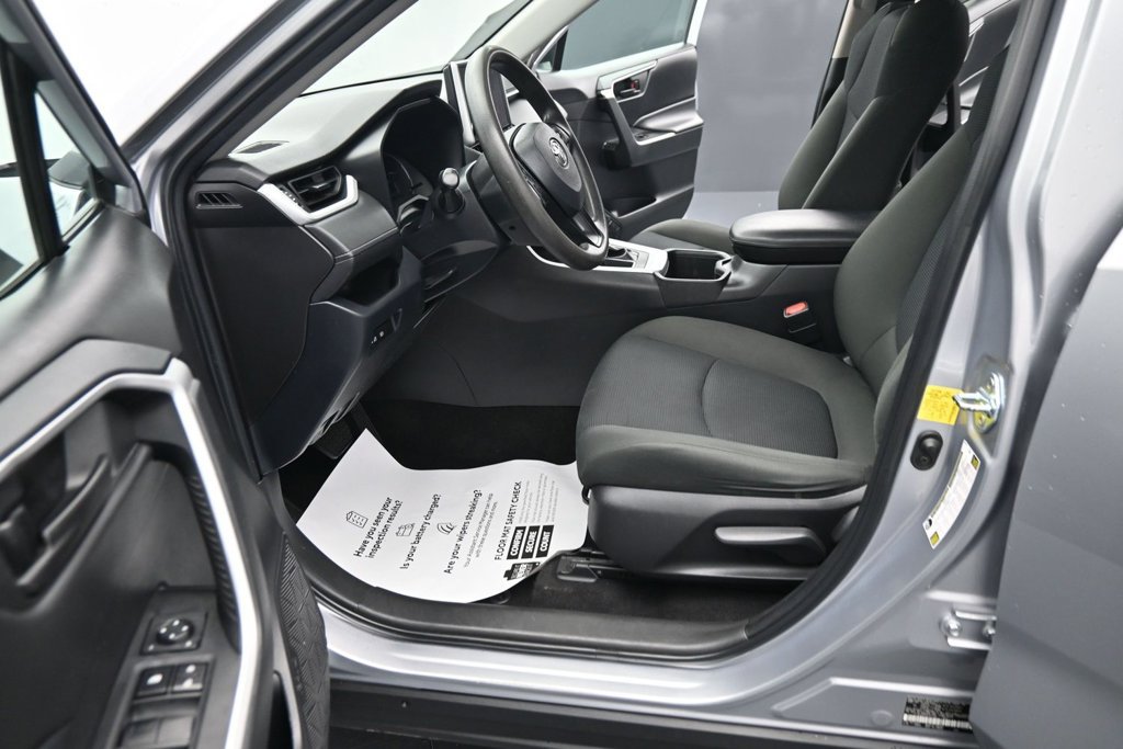Used 2023 Toyota RAV4 LE FWD image 17