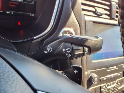 Used 2019 Ford Fusion SE w/ Equipment Group 151A image 13