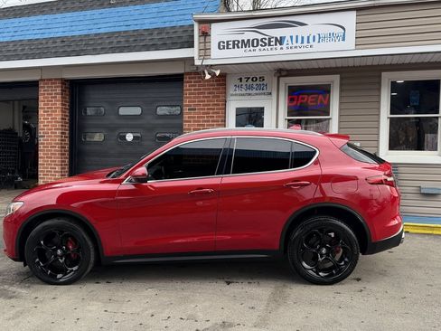Used 2018 Alfa Romeo Stelvio Ti AWD/4WD image 2