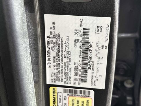 Used 2016 Ford Fusion Titanium FWD image 28