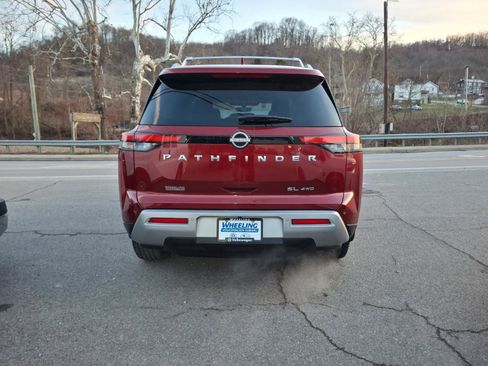 Used 2023 Nissan Pathfinder SL image 4