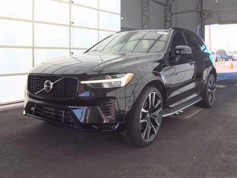 Used 2023 Volvo XC60 T8 Ultimate w/ Protection Package Premier image 3