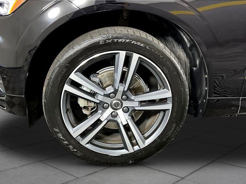 Used 2020 Volvo XC60 T5 Momentum w/ Premium Package image 11