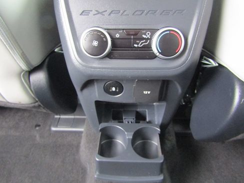Used 2025 Ford Explorer Active w/ Active Comfort Package AWD/4WD image 20