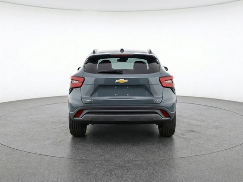 Used 2025 Chevrolet Trax LT w/ LT Convenience Package FWD image 7