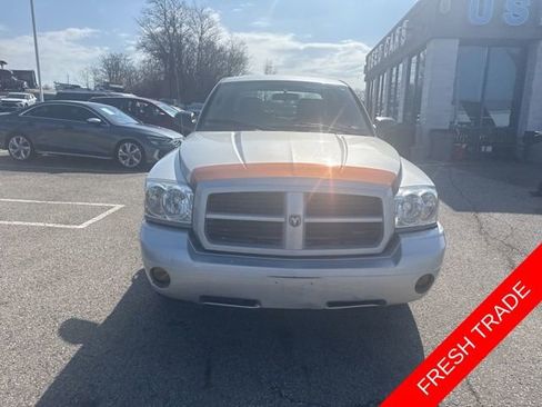 Used 2006 Dodge Dakota SLT w/ Sport Appearance Group image 2