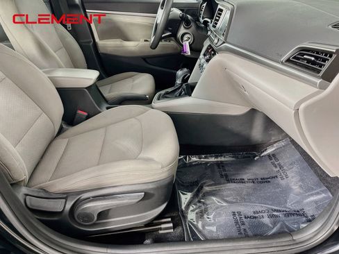 Used 2020 Hyundai Elantra SEL FWD image 31