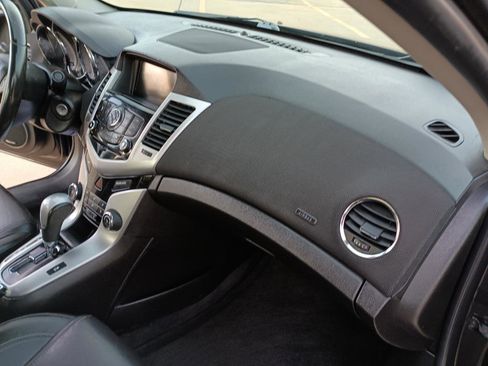 Used 2016 Chevrolet Cruze LT w/ Sun, Sound and Sport Package image 20