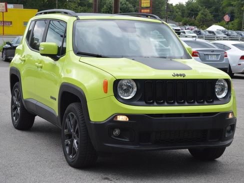 Used 2017 Jeep Renegade Altitude AWD/4WD image 2