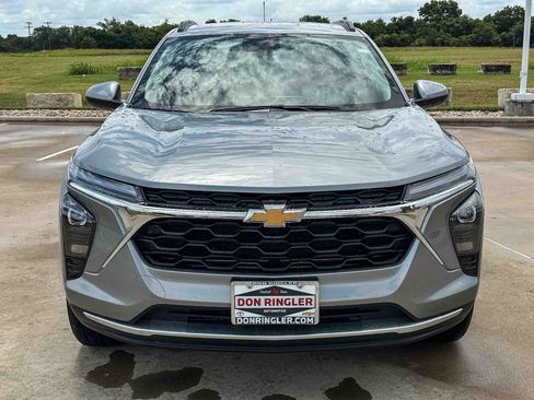 Used 2025 Chevrolet Trax LT w/ Driver Confidence Package FWD image 8