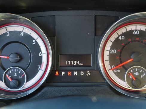 Used 2018 Dodge Grand Caravan SE w/ UConnect Hands-Free Group image 28