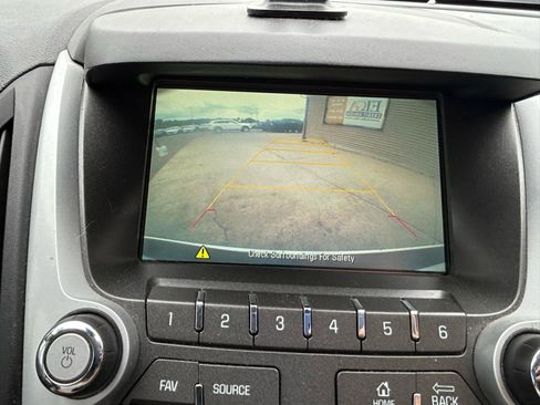 Used 2016 Chevrolet Equinox LS AWD/4WD image 23