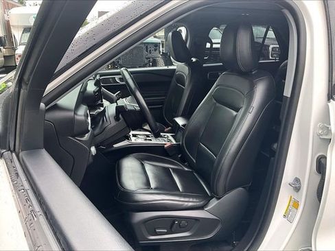 Used 2021 Ford Explorer XLT w/ Equipment Group 202A AWD/4WD image 21