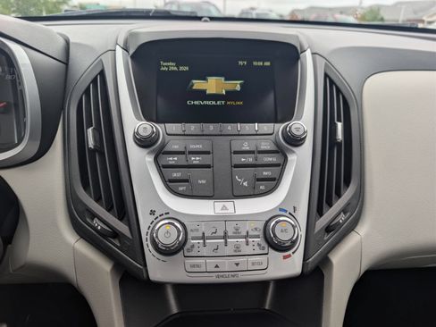 Used 2017 Chevrolet Equinox Premier w/ Enhanced Convenience Package FWD image 12
