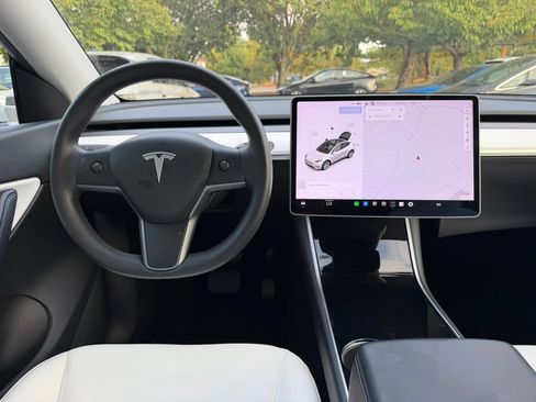 Used 2021 Tesla Model Y Long Range AWD/4WD image 13