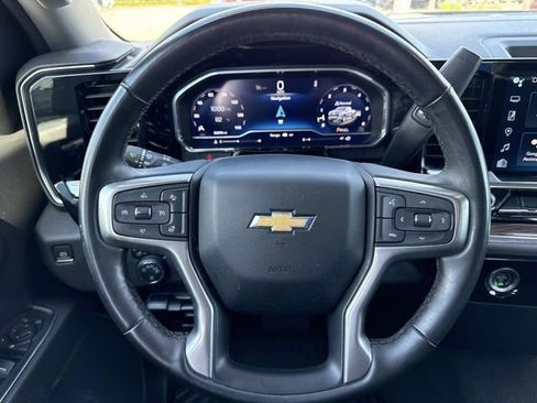 Used 2024 Chevrolet Silverado 1500 LT w/ Z71 Off-Road Package AWD/4WD image 14