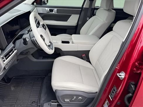 Certified 2025 Hyundai Santa Fe SEL FWD image 6
