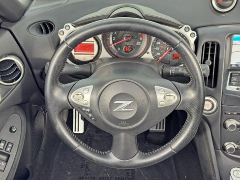 Used 2010 Nissan 370Z Touring w/ Sport Pkg image 17