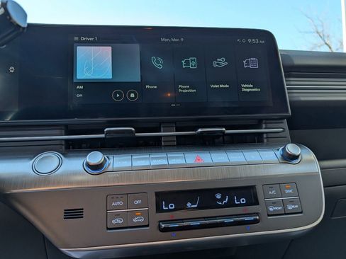 Used 2024 Hyundai Kona SEL image 4