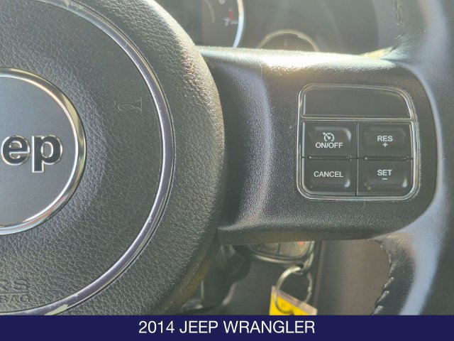 Used 2014 Jeep Wrangler Unlimited Sahara w/ Dual Top Group AWD/4WD image 19