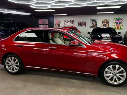 Used 2017 Mercedes-Benz E 300 image 4