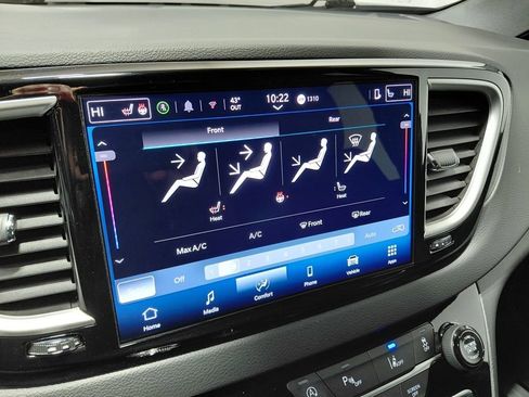 Certified 2025 Chrysler Pacifica Select image 39